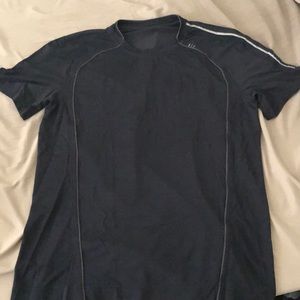 Men’s Lululemon athletic shirt
